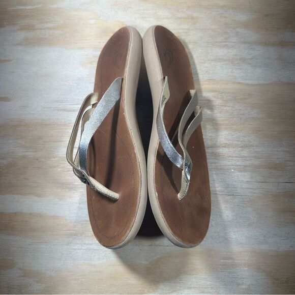 Olukai Gold Flip Flop Sandals Women’s Size 10 - Picture 4 of 7